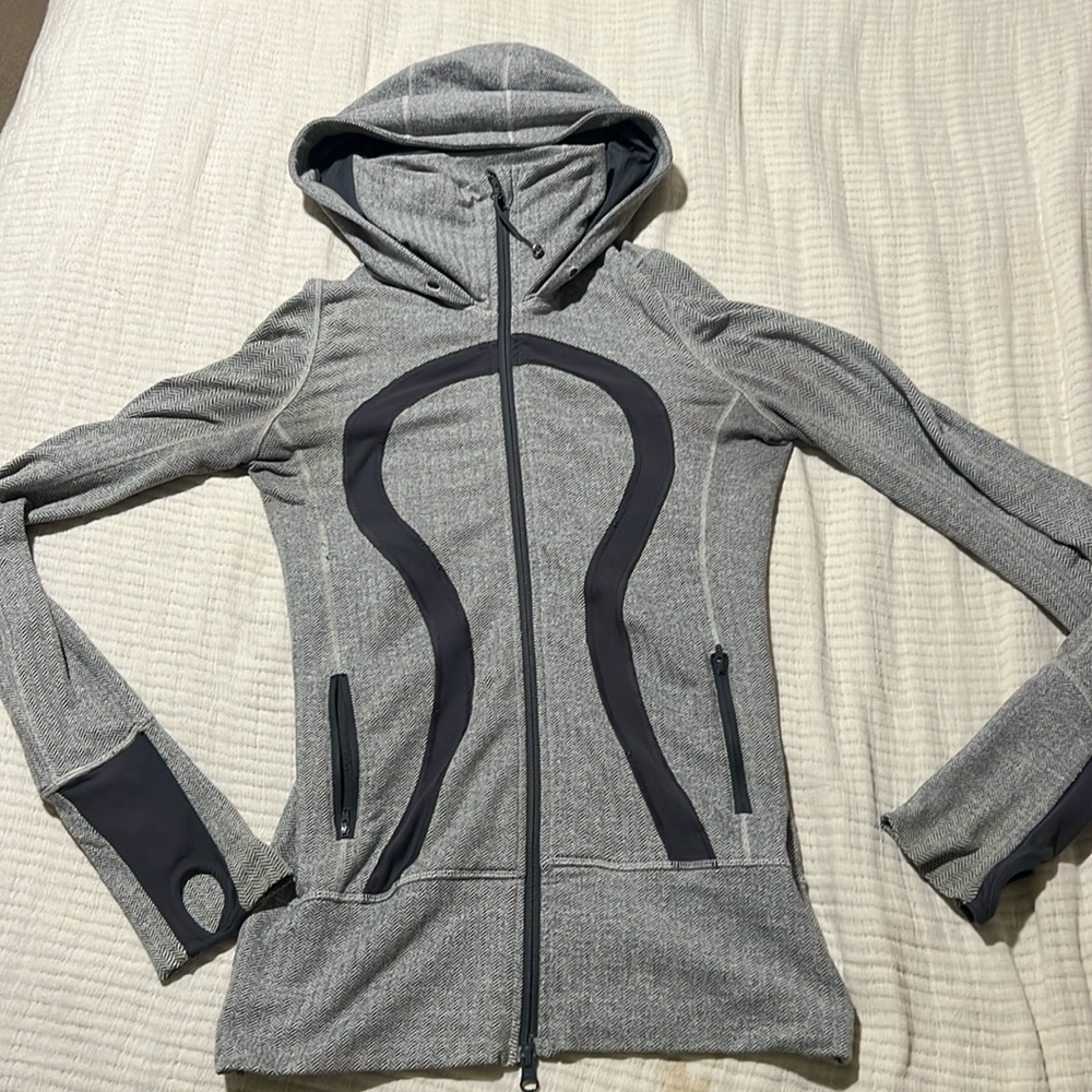 Lululemon Size 4 Herringbone Grey Fitted Hooded Jacket